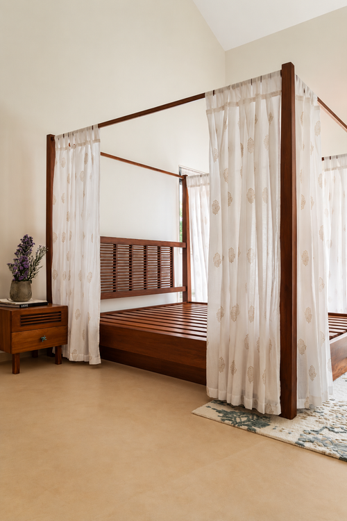 Mahogany Wood Canopy Bed – Queen Size