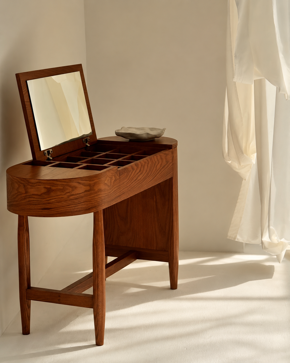 Wooden Storage Vanity Table with Mirror